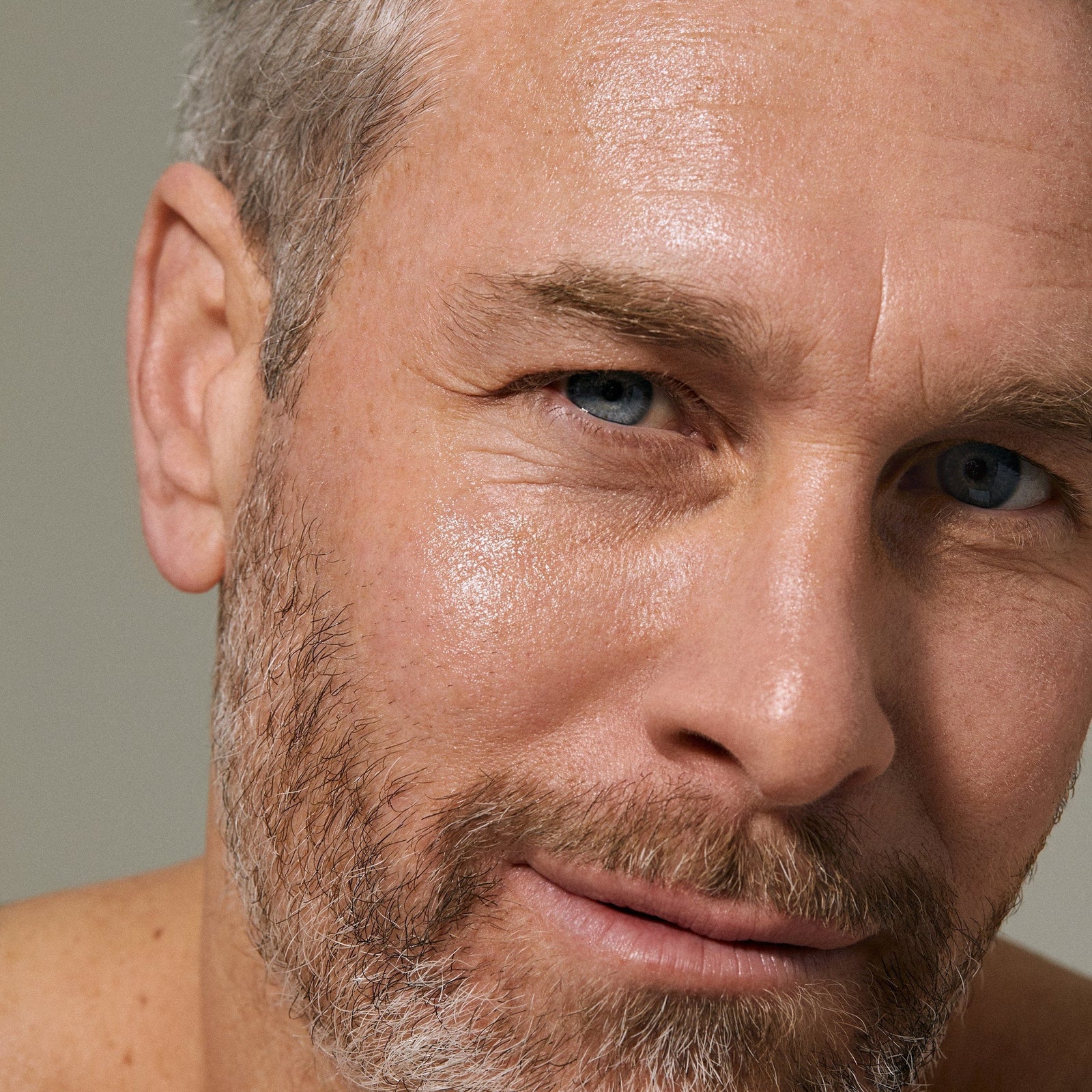 Exfoliating Black Seed Toner by S’Able Labs in sleek grey 150ml bottle. AHA blend toner for radiant skin and reduced hyperpigmentation.