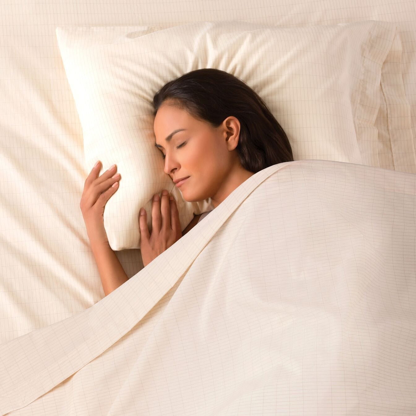 Experience restorative sleep with our Grounding Fitted Sheet Earthing Kit, made from cotton and silver. Improve mood, reduce stress, and recharge naturally.