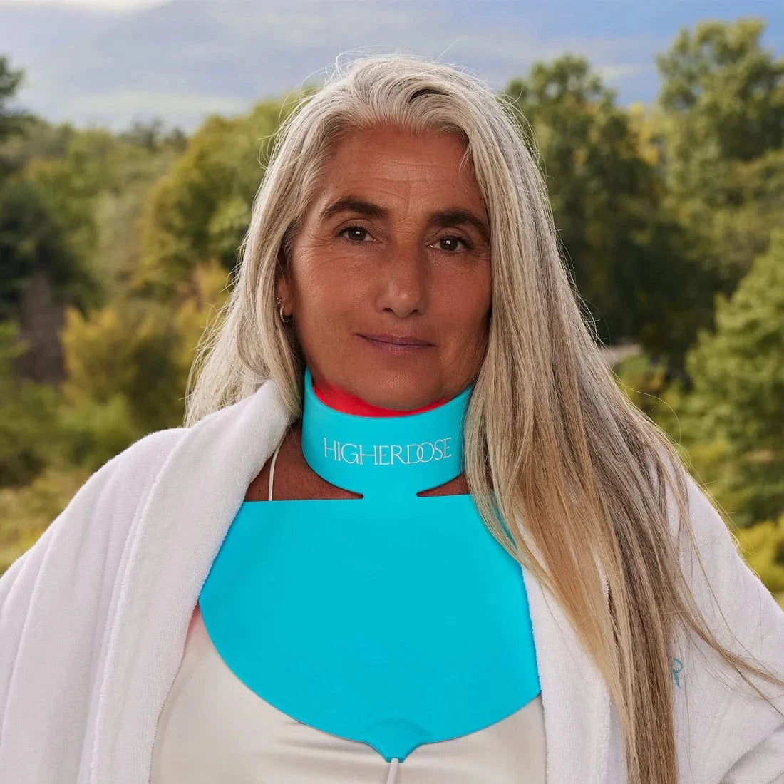 Experience Red Light Neck Therapy. This device firms skin, smooths lines, reduces aging signs with LED coverage and wireless design. Perfect for your self-care.