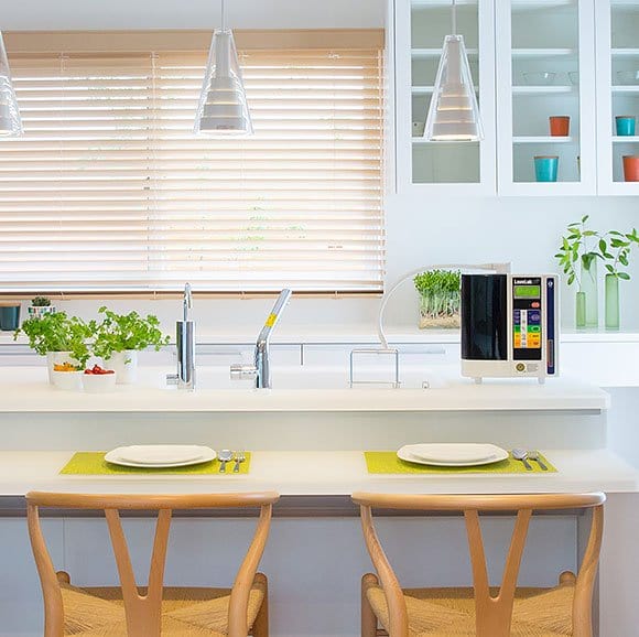 Discover the Leveluk SD501 water ionizer for structured, mineral-rich hydration. Perfect for cooking, beauty, and drinking, it connects easily to your faucet.