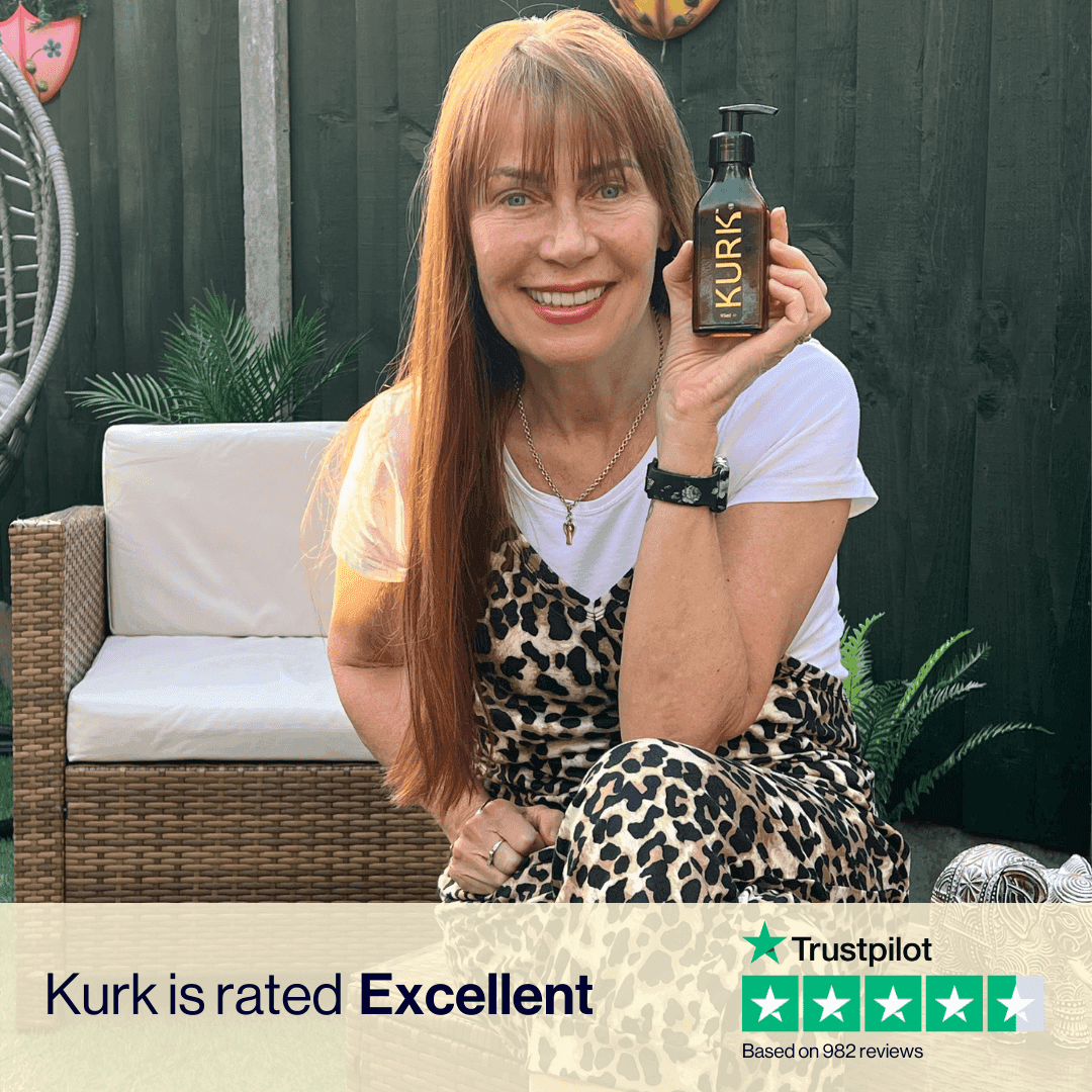 Micellar Curcumin Solution by Kurk in vanilla flavor, shown in 95ml and 30ml amber dropper bottles with vanilla pods and flowers. Ideal for joint, energy, and cognitive wellness.