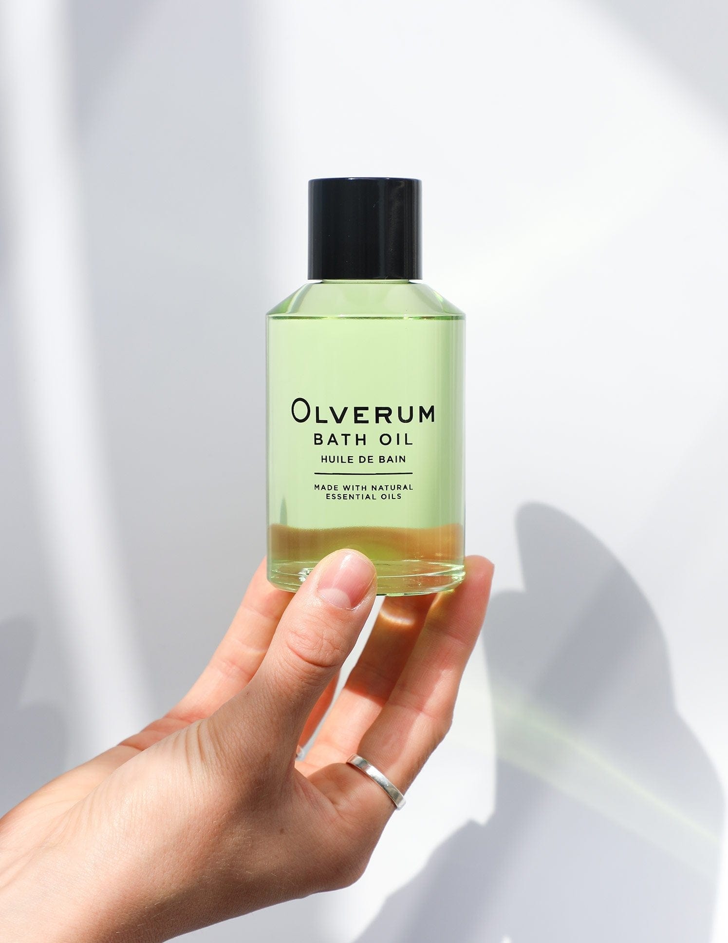 Bath Oil 125ml deeply nourishes and soothes skin while creating a relaxing spa-like bath. Shop Reverie Luxe UK for luxurious self-care and hydration.