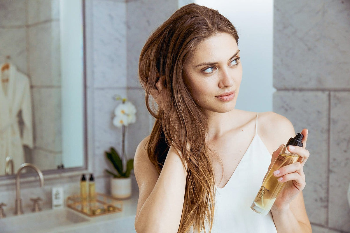 Experience natural dry body oil with nourishing botanical oils and extracts. Enjoy hydration, elasticity, and a soft finish without greasiness.