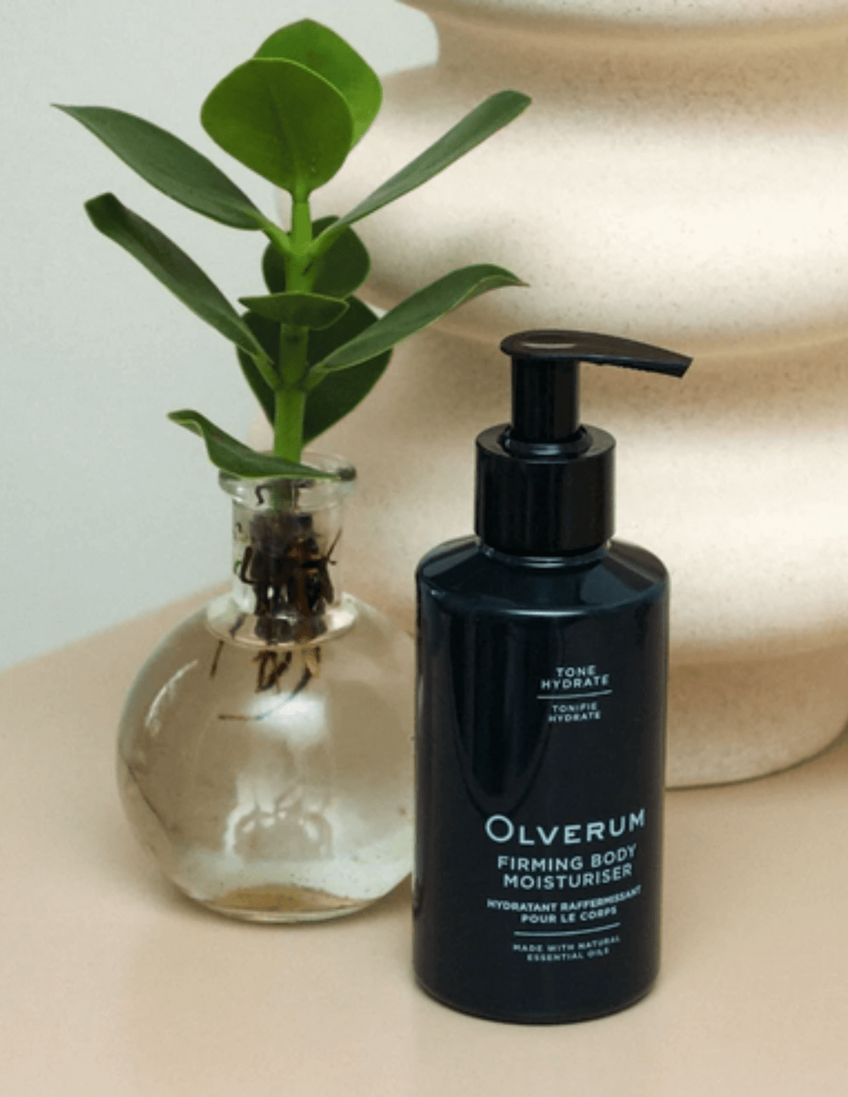 Experience firmer, smooth skin with Olverum Firming Moisturiser. Nourishes and hydrates with velvet texture. Perfect for rejuvenation and elasticity.