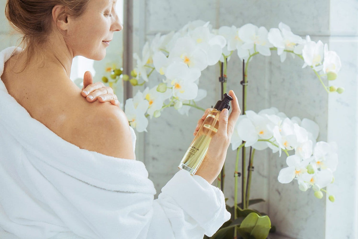 Boost skin firmness with our Firming Body Oil - 100ml. Infused with Alaria Esculenta for collagen boost, it enhances skin elasticity and cell renewal.