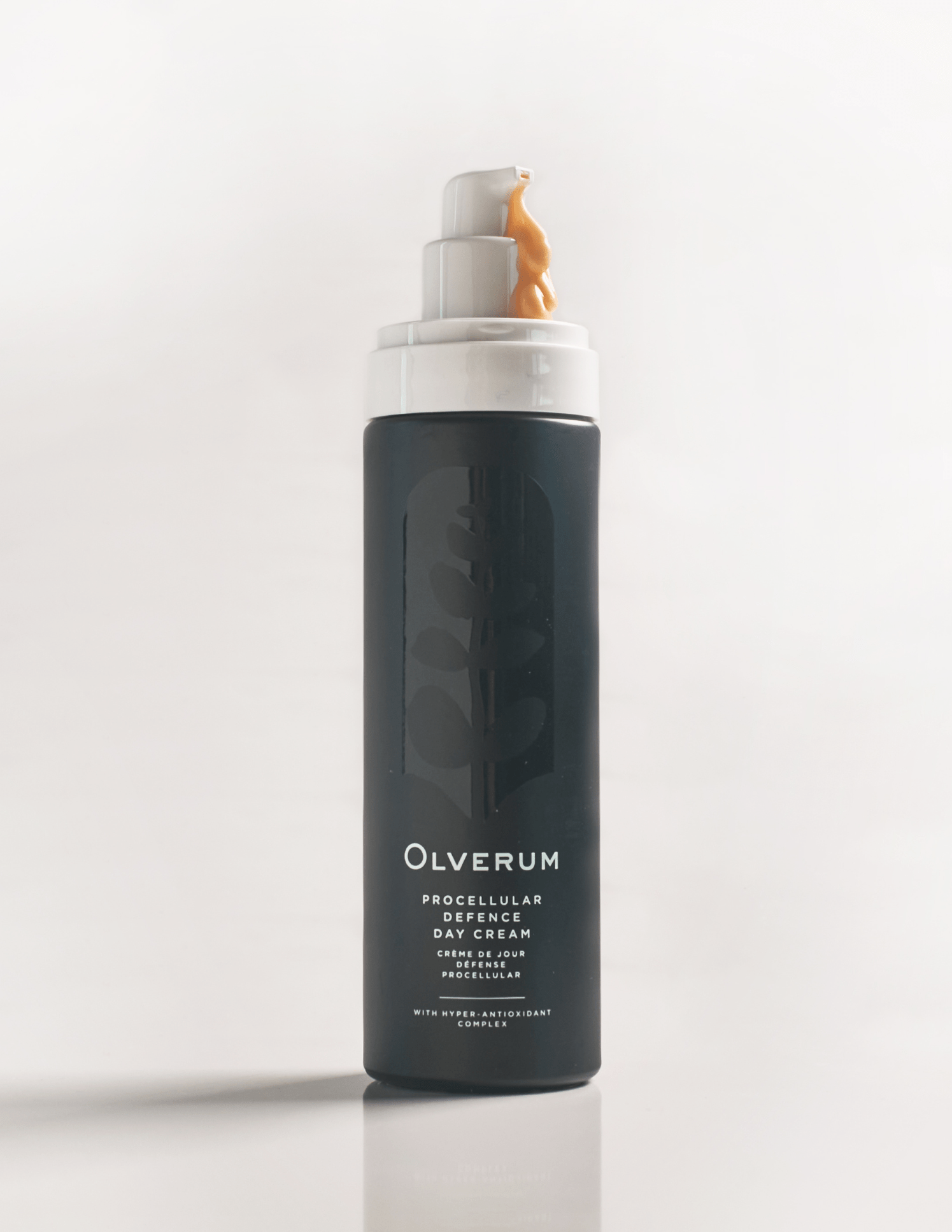 Protect and fortify your skin with Procellular™ Defence Day Cream. Lightweight yet nourishing, this daily defense face cream prevents damage and hydrates.